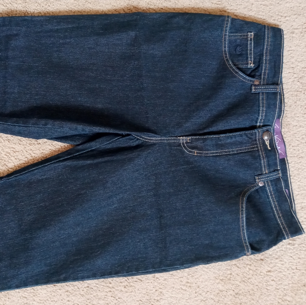 Woman's Gloria Vanderbilt size 10 blue jeans